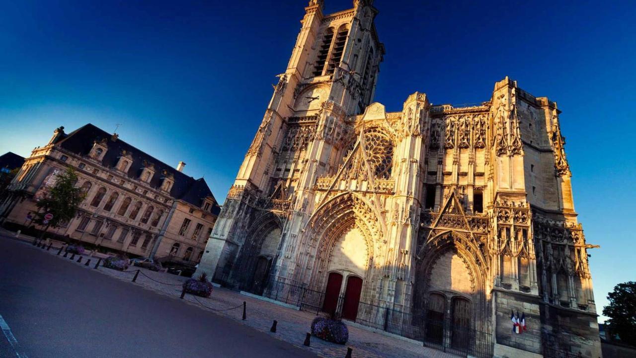 דירות טרואה Les Cieux De La Cathedrale - Calme - Jardin - Wifi מראה חיצוני תמונה